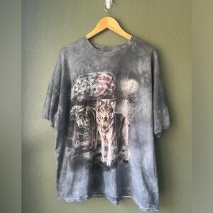 Gildan Mens 2XL Short Sleeve T Shirt 2012 The Mountain Wolf Nature Stars Stripes